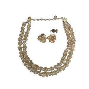 VTG costume jewelry set necklace & clip on earings faux pearls & luster shells